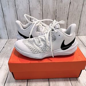 NIB Nike Zoom Hyperspeed Court Women’s / Girl’s Volleyball Shoes Size 4